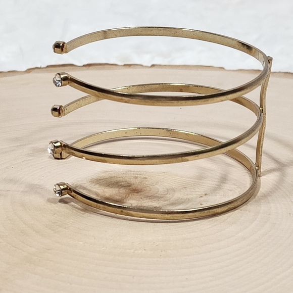 Bangle Wrist Bracelet color gold Metal/ Pre-owned EXCELLENT CONDITION - Picture 3 of 10